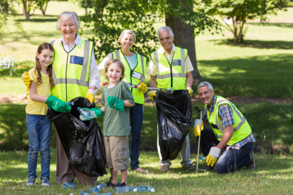 Top 10 Reasons To Do Volunteer Work With Your Family﻿ - Youth Squad